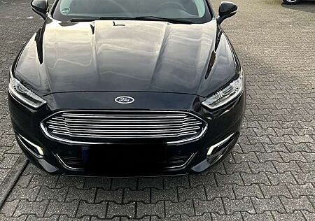 Ford Mondeo Turnier 2.0 EcoBoost Start-Stopp Autom. Titanium