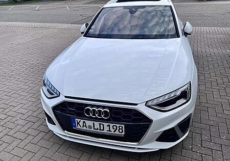 Audi A4 Avant 40 TFSI quattro S tronic line