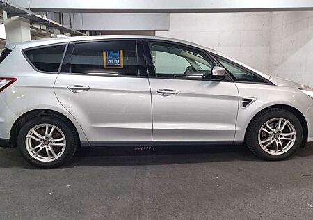 Ford S-Max 2,0 Cdti LED*Kamera*AHK*NAVI*7 Sitze