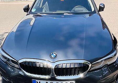 BMW 330e 330 Touring Aut.Sport Line