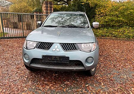 Mitsubishi L200 Invite Doppelkabine 4WD