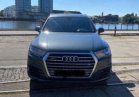 Audi Q7 3.0 tdi Business Plus quattro tiptronic 7p.ti