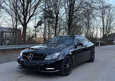 Mercedes-Benz C 220 Coupé AMG-Line / Gewindefahrwerk / Top gepflegt