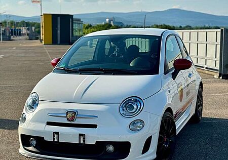 Abarth 595 Yamaha Factory Racing Edition