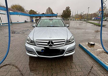 Mercedes-Benz C 220 CDI DPF (BlueEFFICIENCY) Avantgarde