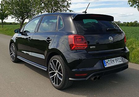 VW Polo GTI Volkswagen Polo 1.8 TSI (Blue Motion Technology) GTI