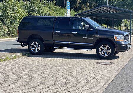 Dodge RAM Laramie 4x4 auto