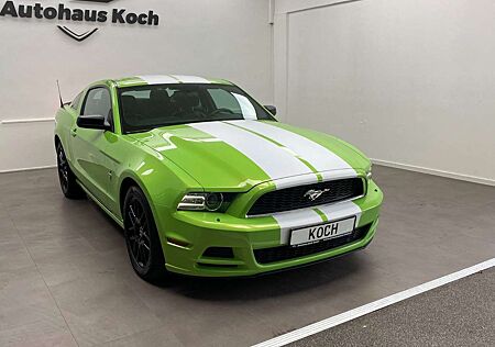 Ford Mustang 3.7 COUPE MIT EINER HAMMER OPTIK !!