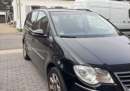 VW Touran Volkswagen Highline Diesel Automatik 7-Sitzer Navi