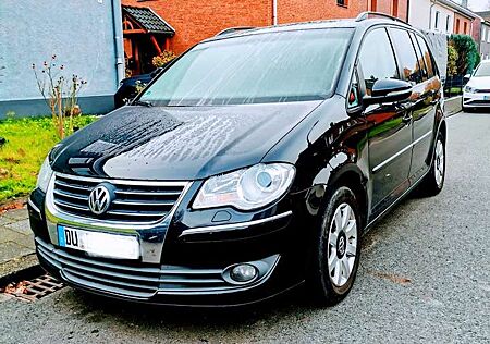 VW Touran Volkswagen Highline Diesel Automatik 7-Sitzer Navi