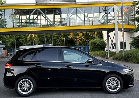 Mercedes-Benz B 180 Aut. BUISSNES-PACKAGE