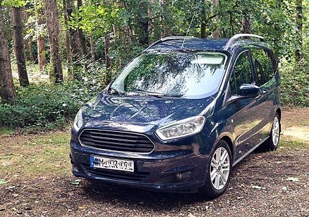 Ford Tourneo Courier Diesel 1.5 TDCi Titanium