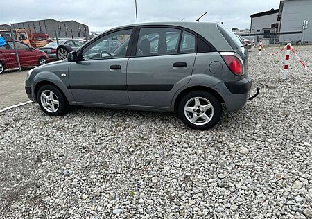 Kia Rio 1.4 ATTRACT