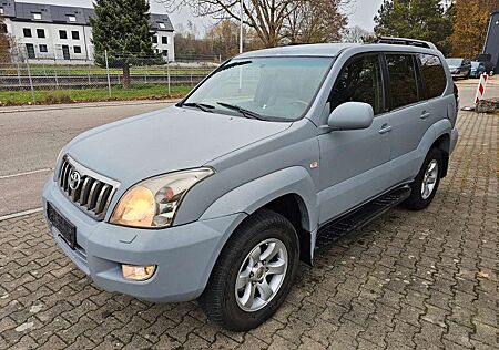 Toyota Land Cruiser 3.0 D-4D Aut Leder Navi 8 Sitzer