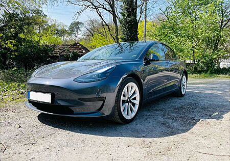 Tesla Model 3 Standard Reichweite Plus Hinterradantrieb