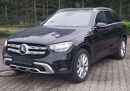 Mercedes-Benz GLC 300 GLC300de 9G-TR 4M-WIDESCREEN-LEDER-AHK-SPUR-TOT