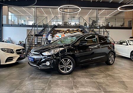 Hyundai i30 1.6 CRDI Design*2. Hand*TÜV*Kamera*