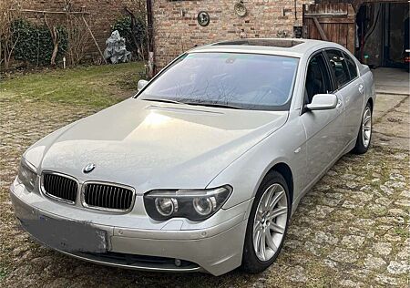 BMW 745i 745