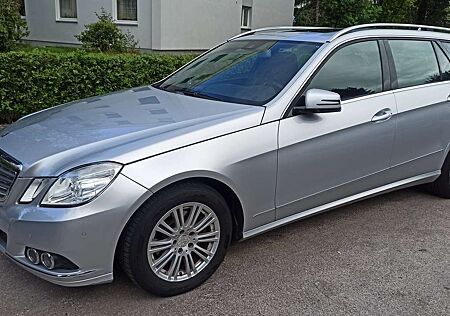 Mercedes-Benz E 220 E-Klasse T-Modell Diesel T CDI DPF BlueEFFICIENCY