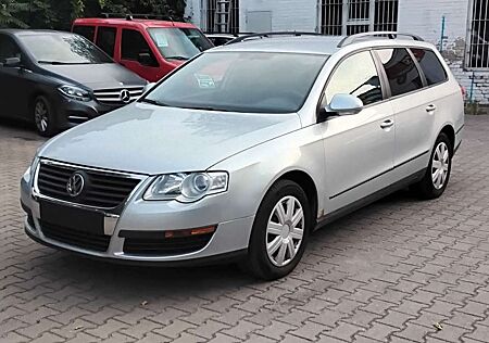 VW Passat Variant Volkswagen Trendline. Neuer Tüv