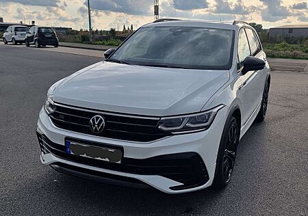 VW Tiguan Volkswagen 2.0 TDI SCR 4MOTION DSG R-Line