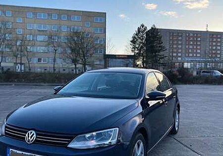 VW Jetta Volkswagen 1.6 TDI Trendline