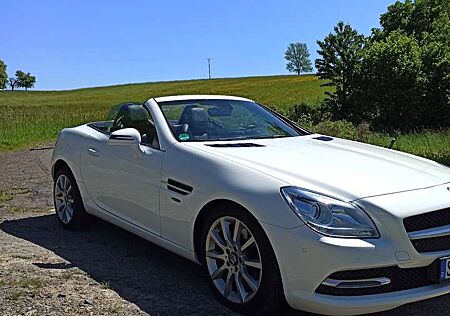 Mercedes-Benz SLK 200 9G-TRONIC