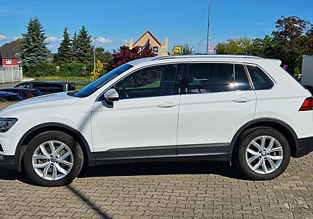 VW Tiguan Volkswagen Comfortline 4Motion Standhzg. Allwetter LED e.Heck