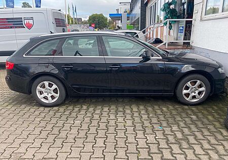 Audi A4 Attraction Avant (8K5)