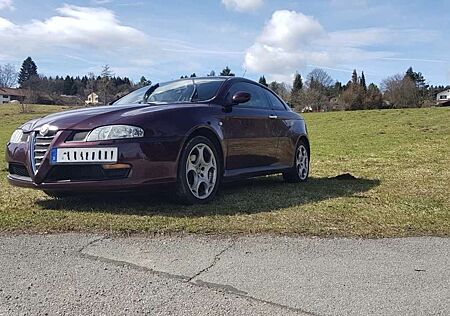 Alfa Romeo GT 2.0 JTS Distinctive
