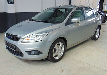 Ford Focus 2.0 Ghia! erst 46.000 KM! TÜV neu!