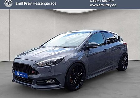 Ford Focus 2.0 EcoBoost ST mit Leder-Sport-Paket