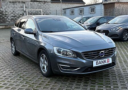 Volvo V60 2,0i*Vollleder*Scheckheft*Sitzheizung