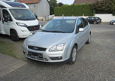 Ford Focus Style 5-türig aus 1. Hand sehr gepflegt
