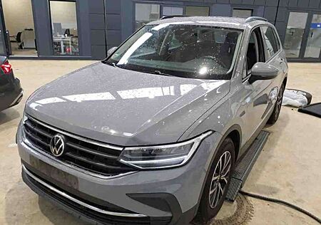 VW Tiguan Volkswagen 2.0 TDI LIFE NAVI*SHZ*PDC*ACC*MFL*AHK*LED