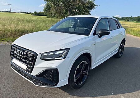 Audi Q2 30 TDI Sline Automatik AHK EZ02/2024 8.900km