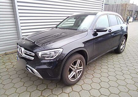 Mercedes-Benz GLC 300 de 4Matic AHK Navi LED Tempomat PDC