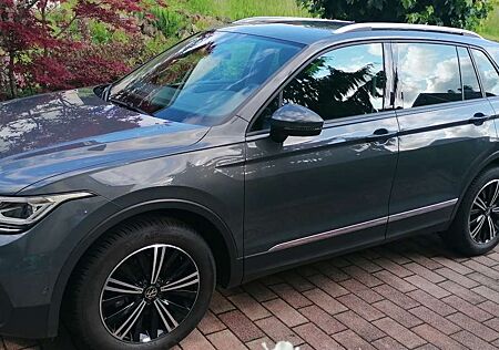 VW Tiguan Volkswagen Active mit -Garantie bis 12/26