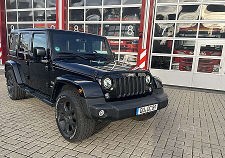 Jeep Wrangler Unlimited 2.8 CRD Modell Sahara 1. Hand TOP