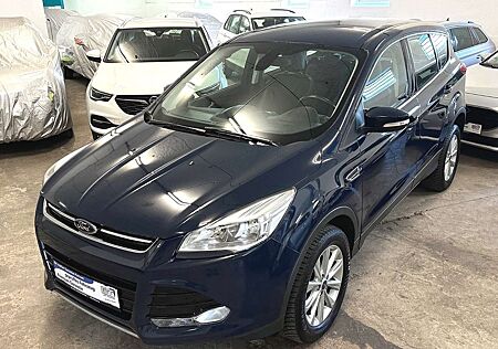 Ford Kuga 2.0 4x4 Titanium, Navi, Kamera, wenig KM