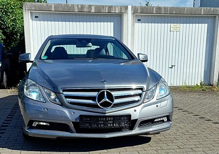 Mercedes-Benz E 250 CDI DPF Coupe BlueEFFICIENCY Automatik Avantgarde