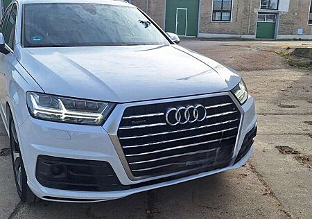 Audi Q7 Diesel 3.0 TDI quattro tiptronic S line/ Matrix