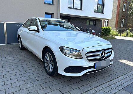 Mercedes-Benz E 200 E Klasse Automatik Avantgarde Kamera Sitzheizung