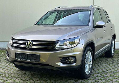 VW Tiguan Volkswagen Track & Style 4X4 | Pano | Kamera | AHK |