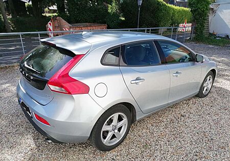 Volvo V40 T3
