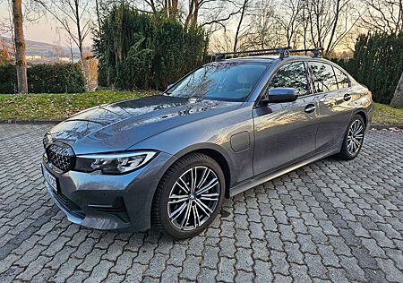BMW 330e 330 3er Plug-In-Hybrid Aut. Advantage
