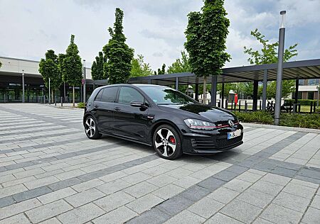VW Golf GTI Volkswagen Performance BlueMotion Technology DSG