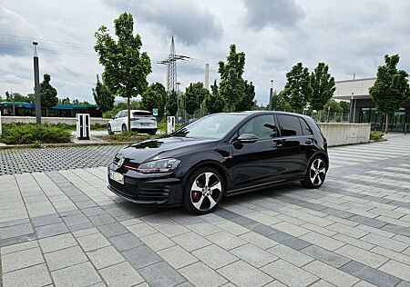 VW Golf GTI Volkswagen Performance BlueMotion Technology DSG