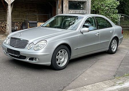 Mercedes-Benz E 200 Kompressor (211.042)