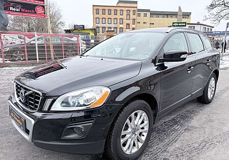 Volvo XC 60 XC60 AWD +AUTOMATIK+1.HAND+LEDER+NAVI+XENON+